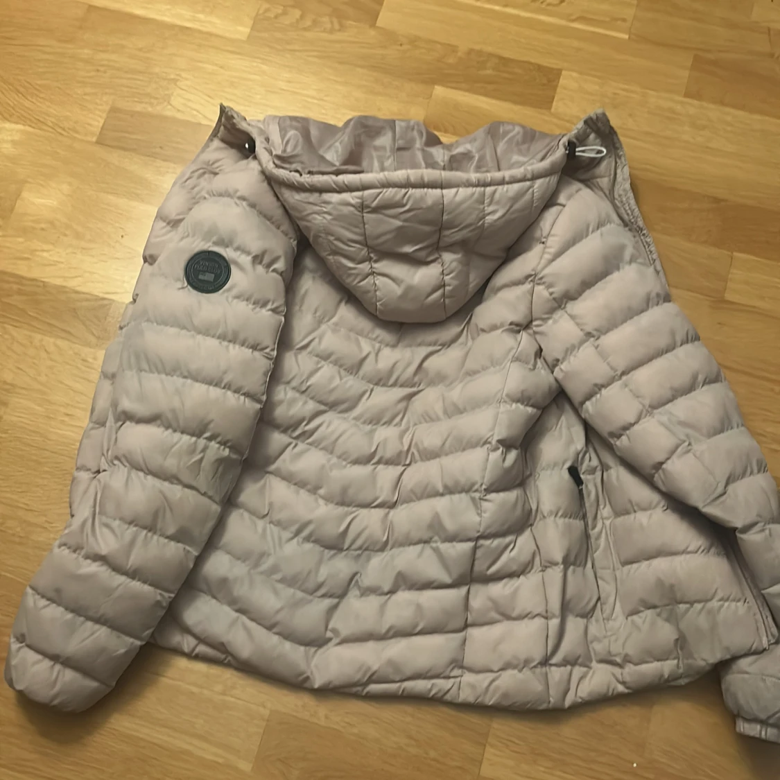 Beige pufferjacka från Vinson - 4