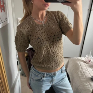 Stickad t-shirt - Sååå fin färg och passform💞