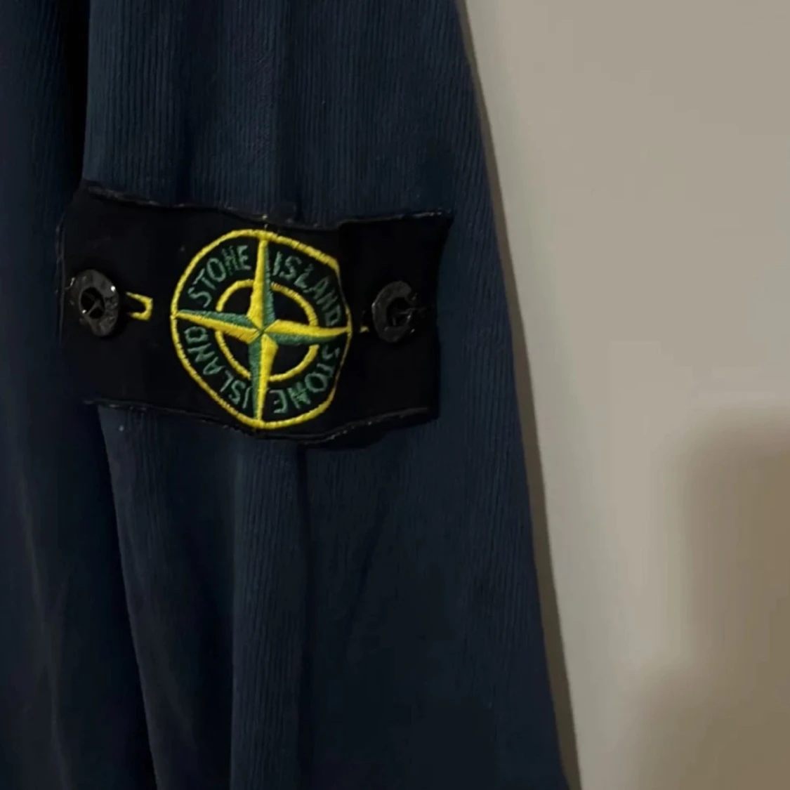 Marinblå sweatshirt från Stone Island - 1