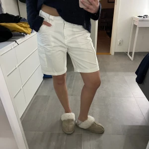 Vita cargo shorts  - Super snygga vita cargo shorts💕