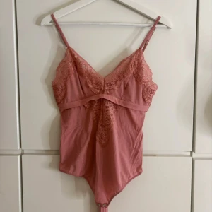 Intimissimi body - Snygg body från intimissimi i en gammal rosa färg i storlek M