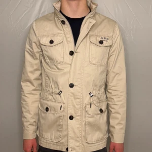 Field jacka - Field jacka från Henry Lloyd | Skick 9.5/10 | Storlek S | Hör av er vid minsta fundering😁✅