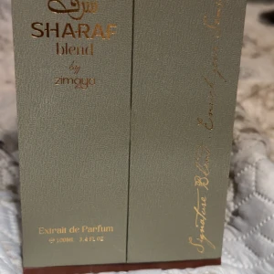 Sharaf Blend Extrait de Parfum - Exklusiv parfym från Zimaya, Sharaf Blend. 100 ml Extrait de Parfum. 85 ML
