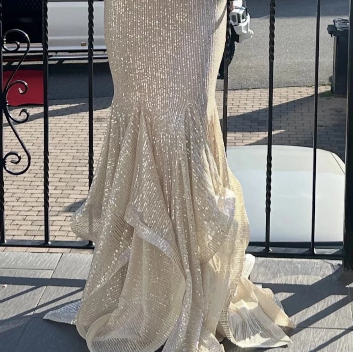 Champagnefärgad glittrig långklänning - 3