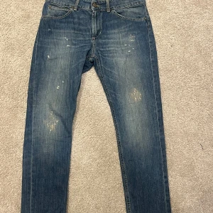 Dondup jeans  - Snygga Dondup jeans storlek 28 skriv vid misnsta intresse