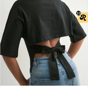 Knyt tröja från Nelly  - Snygg knyt tröja från Nelly i storlek xs. Använd fåtal gånger och i väldigt fint skick! 