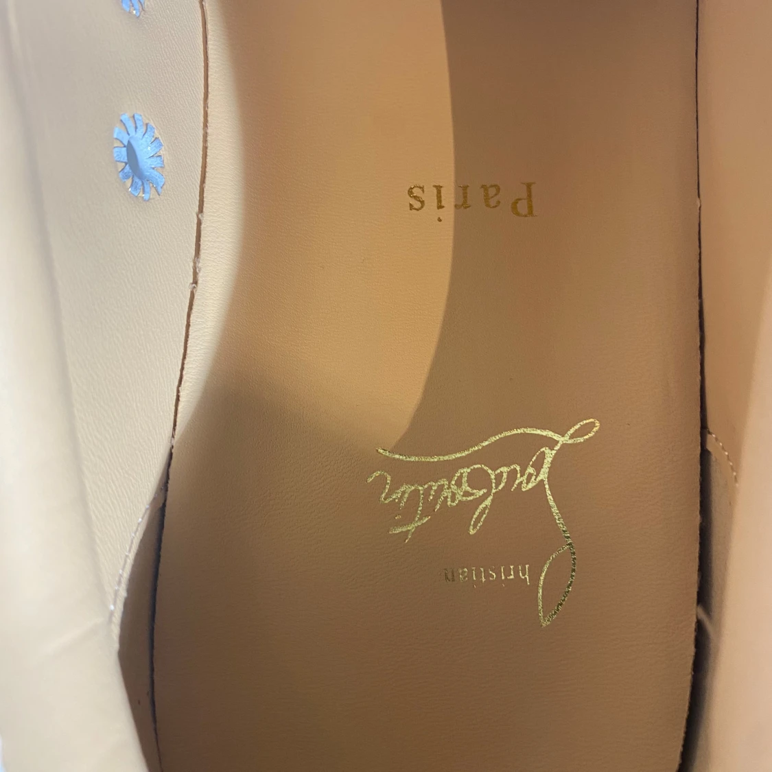 Christian Louboutin vita sneakers med nitar - 2