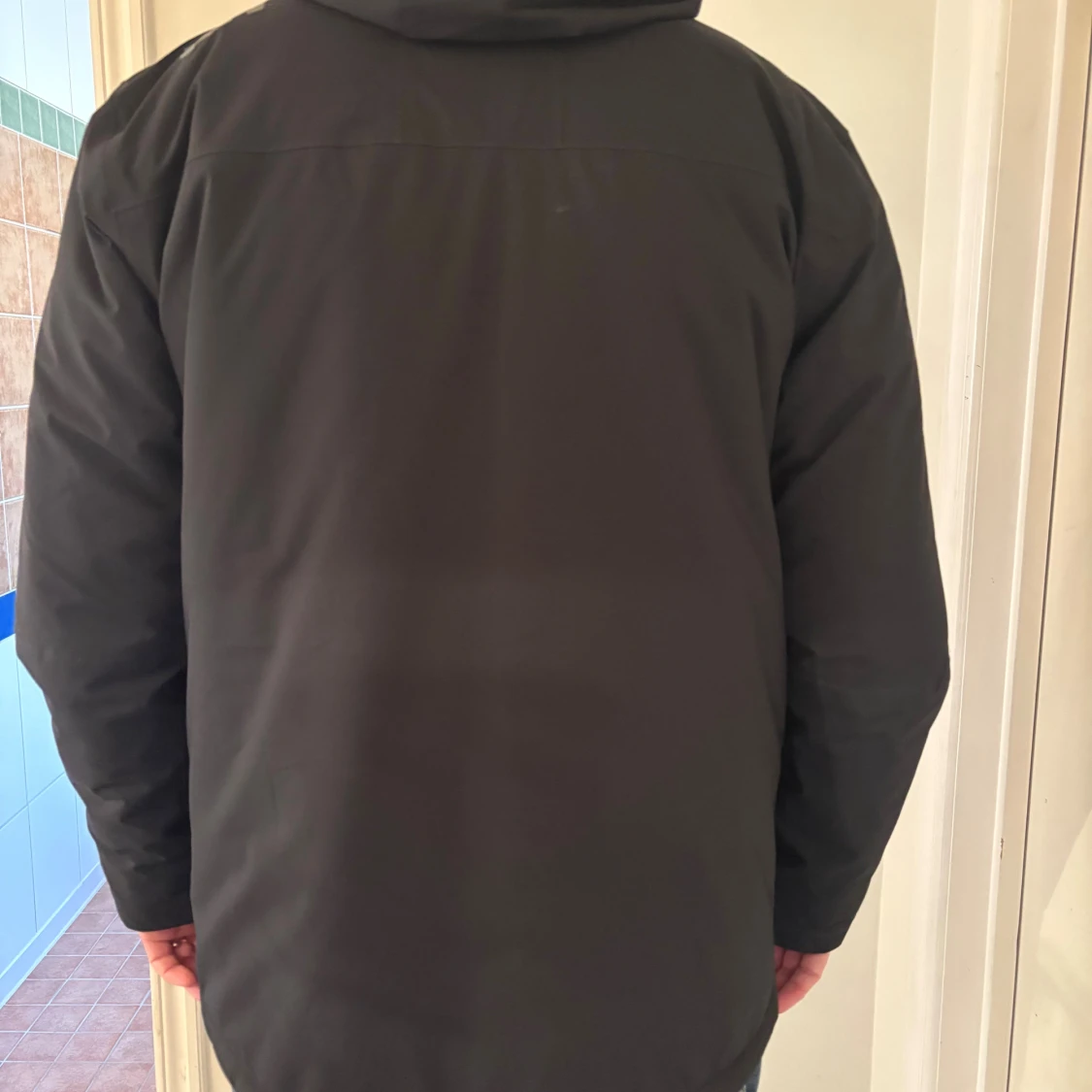 Svart jacka från Helly Hansen - 4