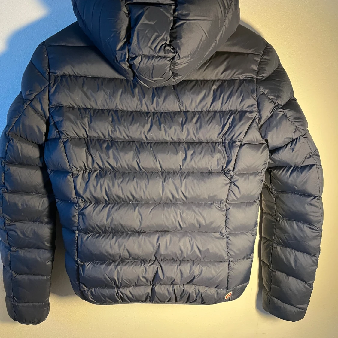 Mörkblå Colmar dunjacka med huva - 1