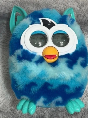 Furby - Lekt skick. Fungerar. Batteri medföljer ej.