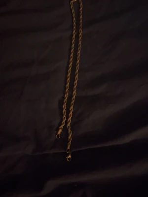 Cordell kedja  - En Cordell kedja i rostfritt stål. Längd 22 cm, 6 mm bred