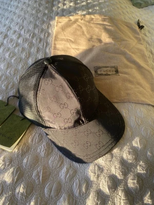 Svart GG Keps med nät - Svart Keps med nät, Storlek M, Möts/Fraktar