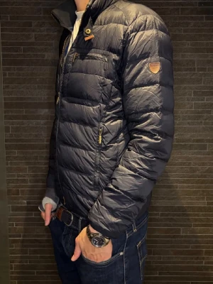 Dobber Jacka - Stilren dunjacka från finmärket Dobber! Skick: 9,5/10 | Stl: S | Nypris: 2199