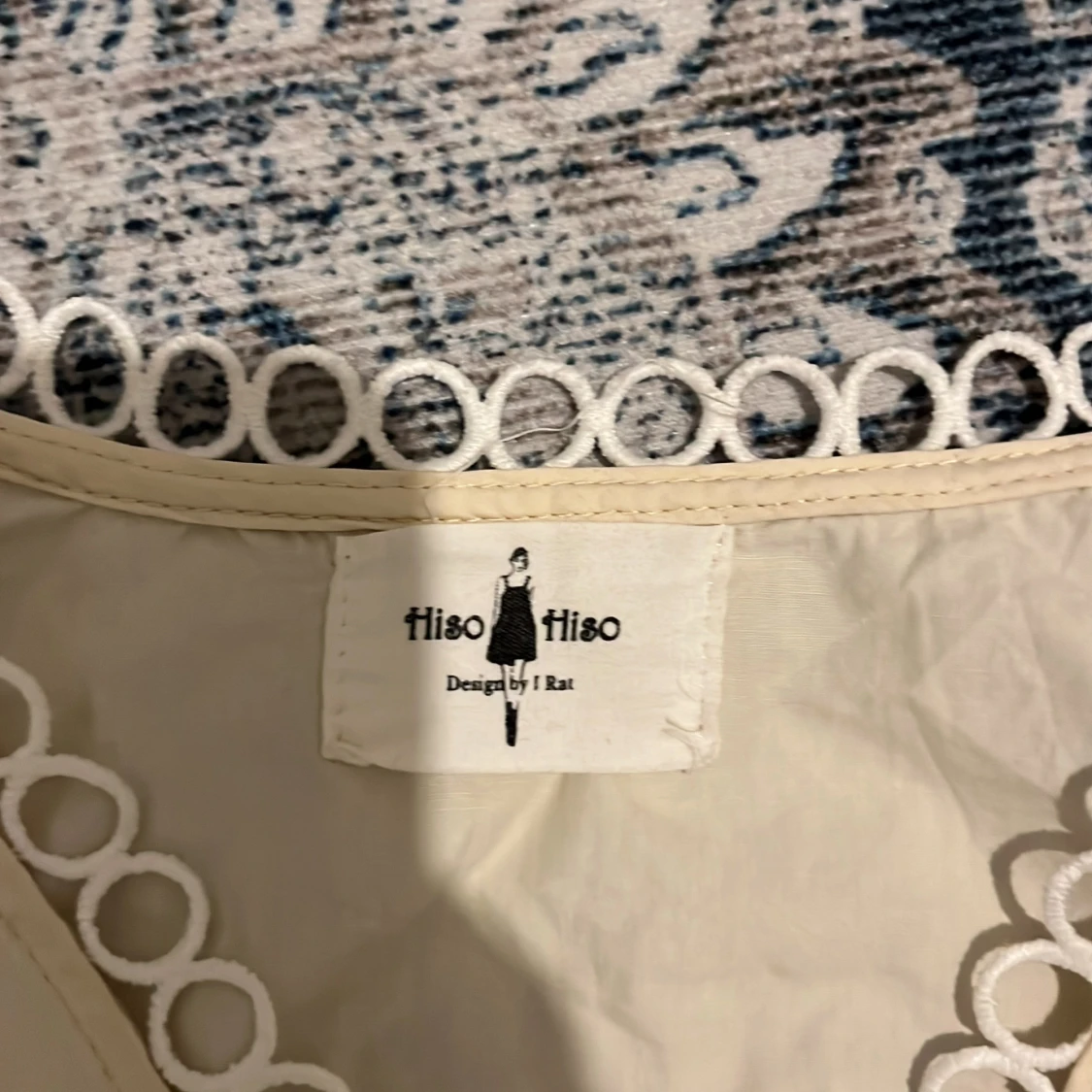 Beige blus med spetsdetaljer Hiso Hiso - 1