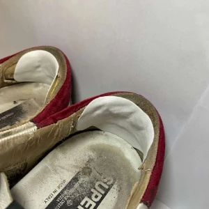 Golden goose Superstar - Ett riktigt schysst par golden goose skor av modellen superstar. Äkthetsbevis och box ingår, skriv gärna vid minsta fundering!