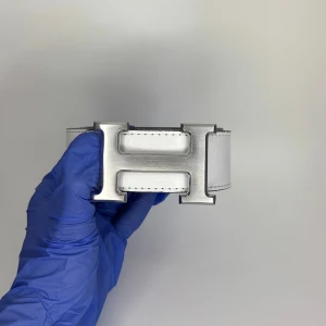 H bälte vit  - Helt nytt bälte! Vi har fler bälten i vår profil i olika färger, modeller och märken in och kika eller vid frågor är det bara att skriva direkt!