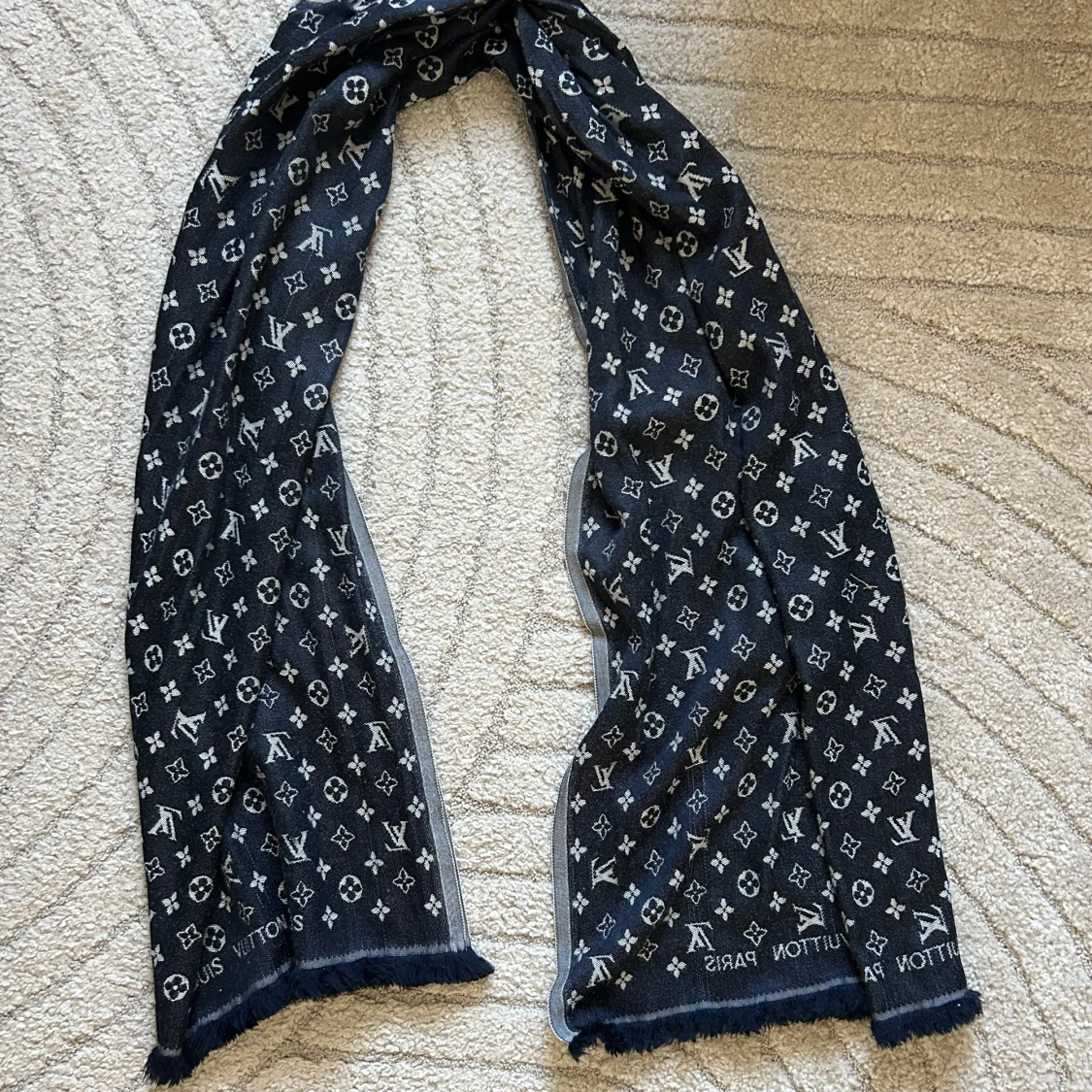 Designerinspirerad sjal / halsduk - 1