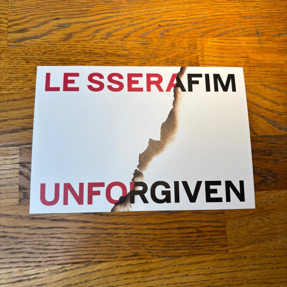 Le Sserafim postcard  - 2