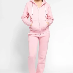 Russemerch set - Säljer mitt fina russemerch set som jag har köpt här tidigare på Plick. Den är sparsamt använd och väldigt fin i skick. Säljer pga att storleken är lite för stor för mig. 🫶🏼