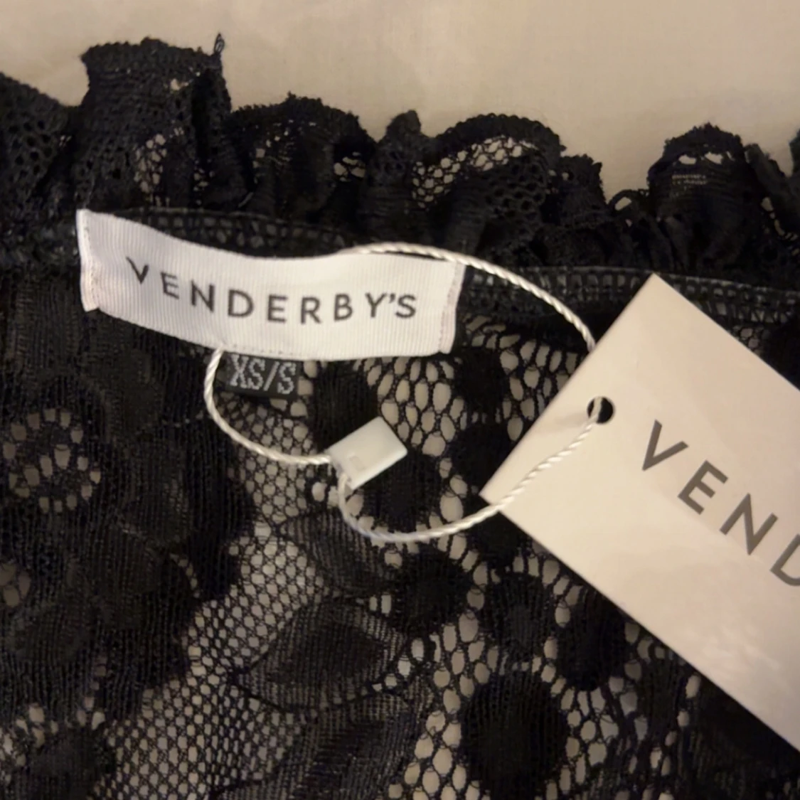 Svart spetsblus från Venderby’s XS/S - 2