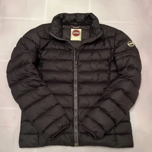 Colmar jacka (byte) - Säljer denna sjukt snygga colmar jacka! Size: 50 ! Skick: 7,5/10 lite smutsig men går bort i tvätten! Hör av dig vid minsta fundering 🤩