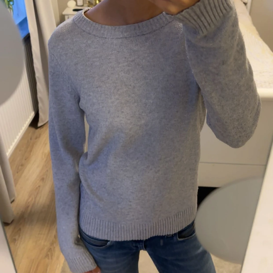 Grå stickad tröja  - 1
