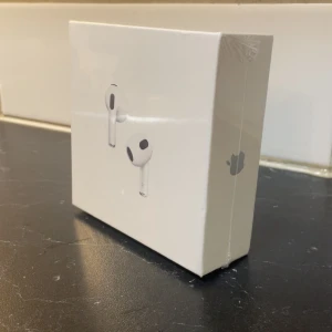 Airpods gen 3 - Airpods gen 3 helt nya inplastade fick de från en giveway