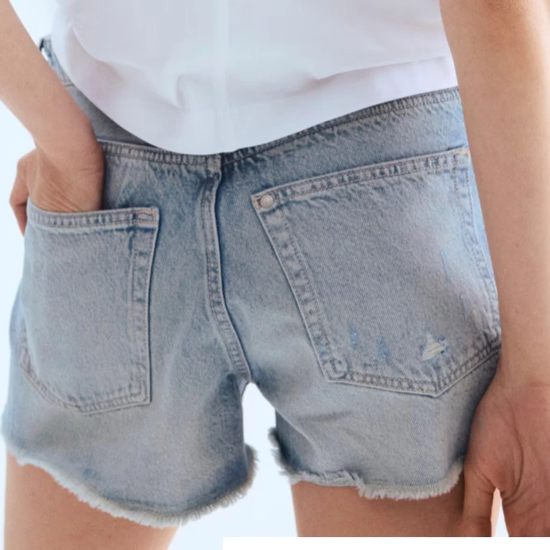 Ljusblå jeansshorts från H&M - 2