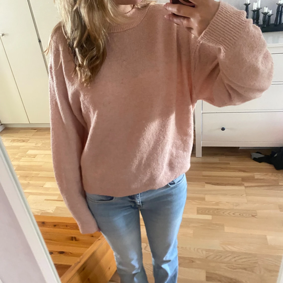 Ljusrosa stickad tröja med rund hals