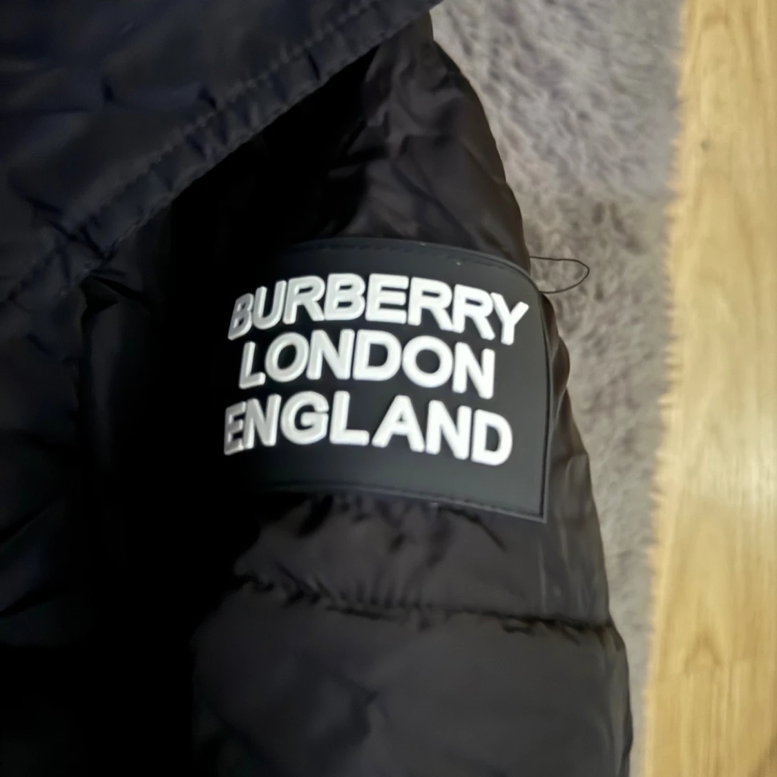 Svart Burberry pufferjacka  - 3