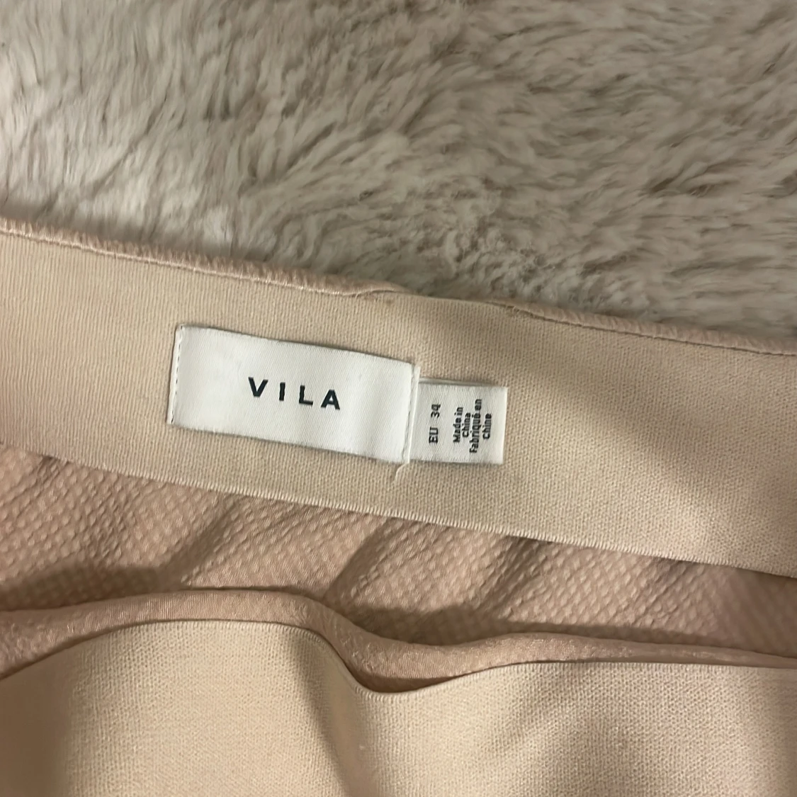 Champagnefärgad långkjol från Vila - 3