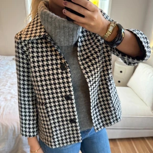Rutig kappa ❣️❣️ - Så så fin rutig kappa perfekt till hösten ❣️❣️