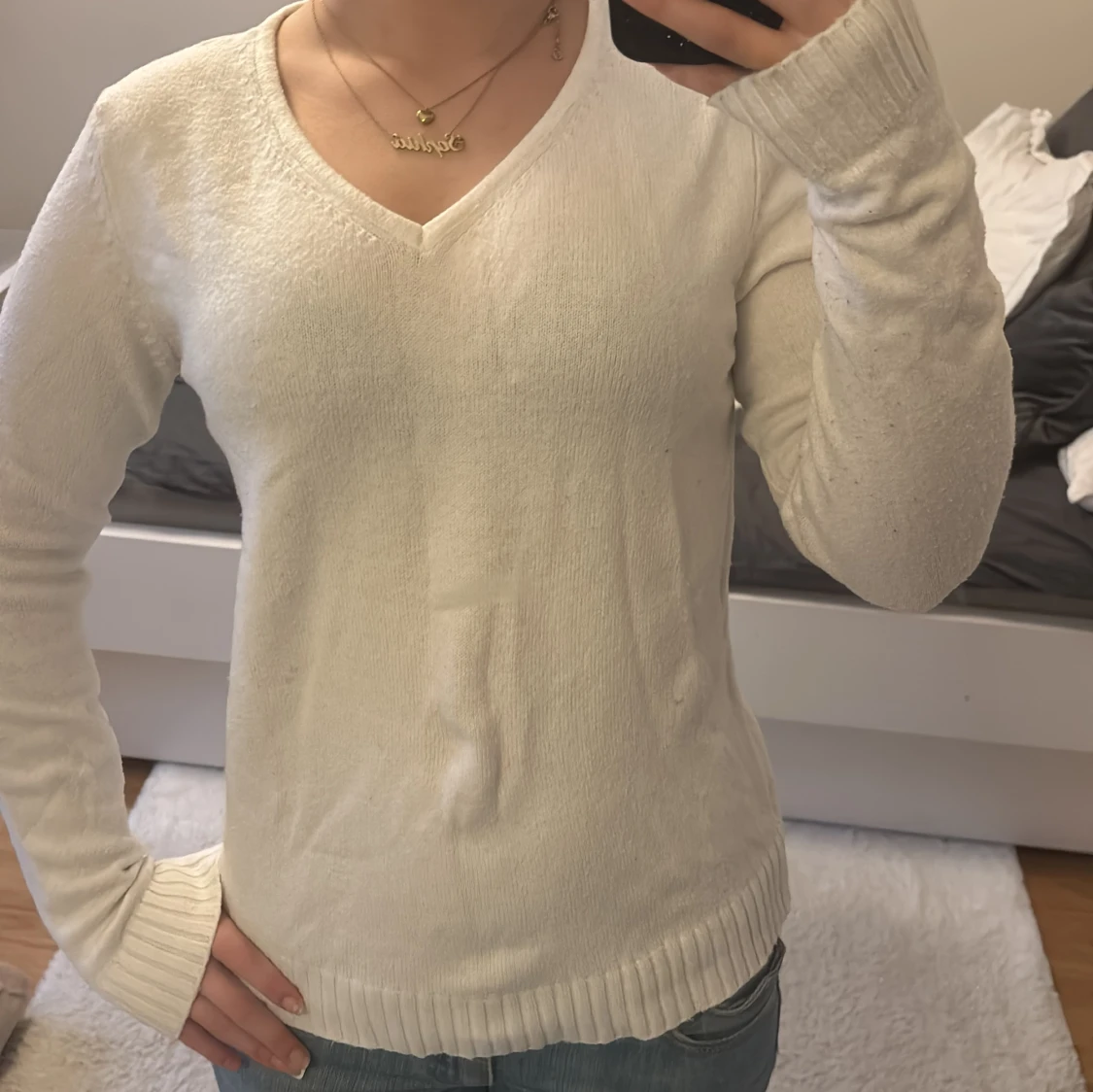 Vit v-ringad stickad tröja från Vila - 3