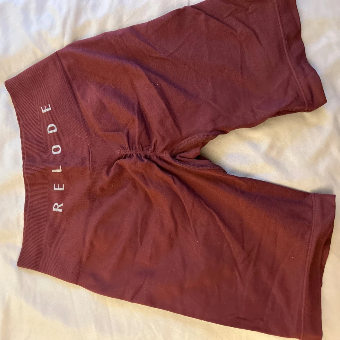 Vinröda seamless shorts från Relode - 2