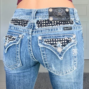 Miss me jeans - Midjemått: 37cm rakt över, innerbenslängd: 83cm 💕