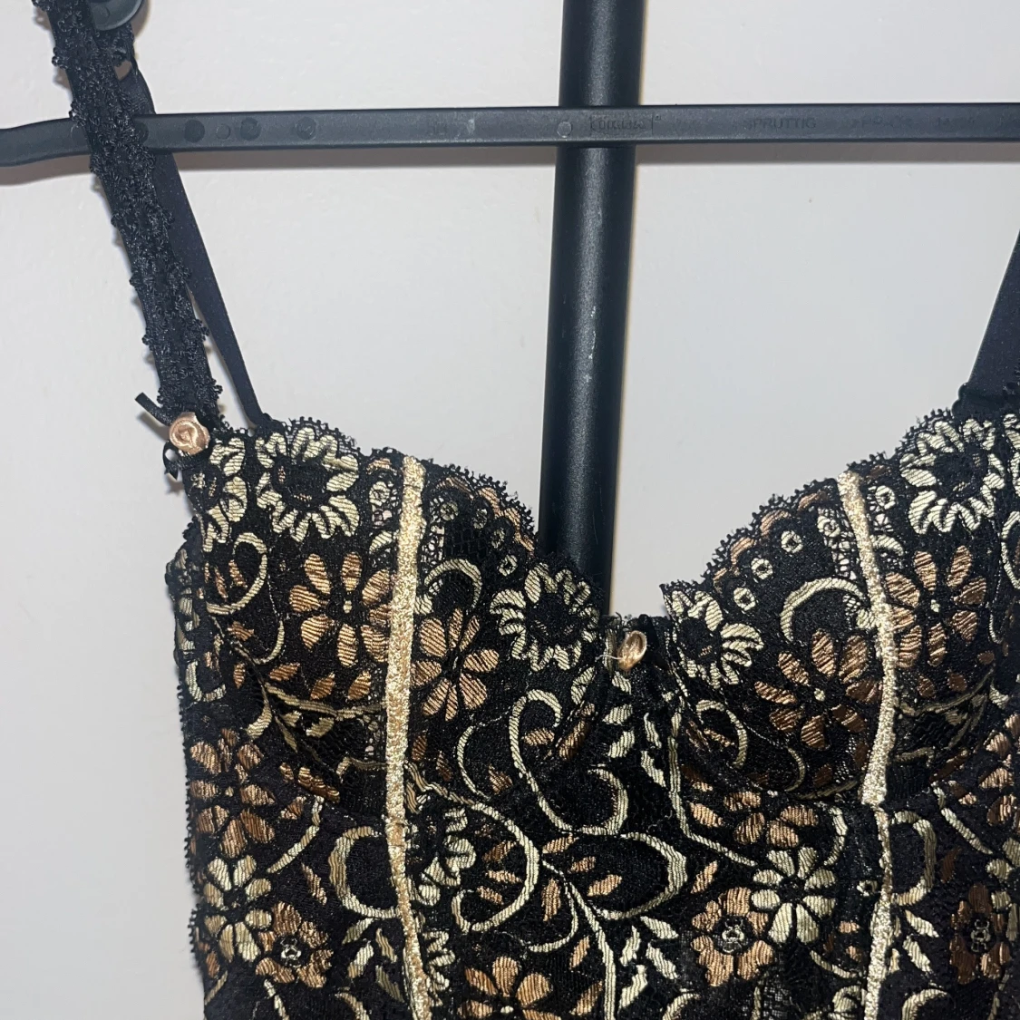 Svart och guld blommig korsettopp - 3