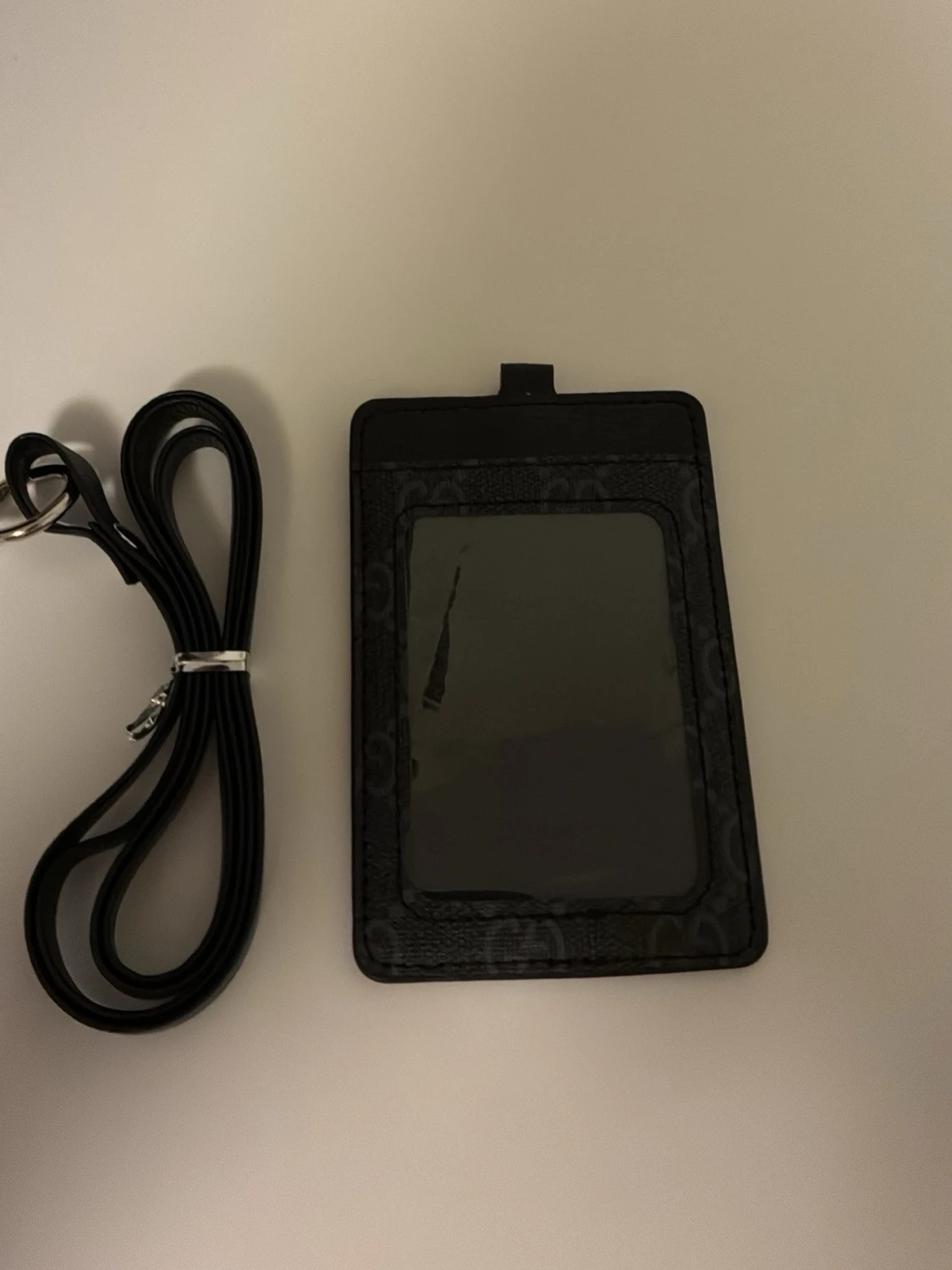 Svart plånbok med axelrem - 1