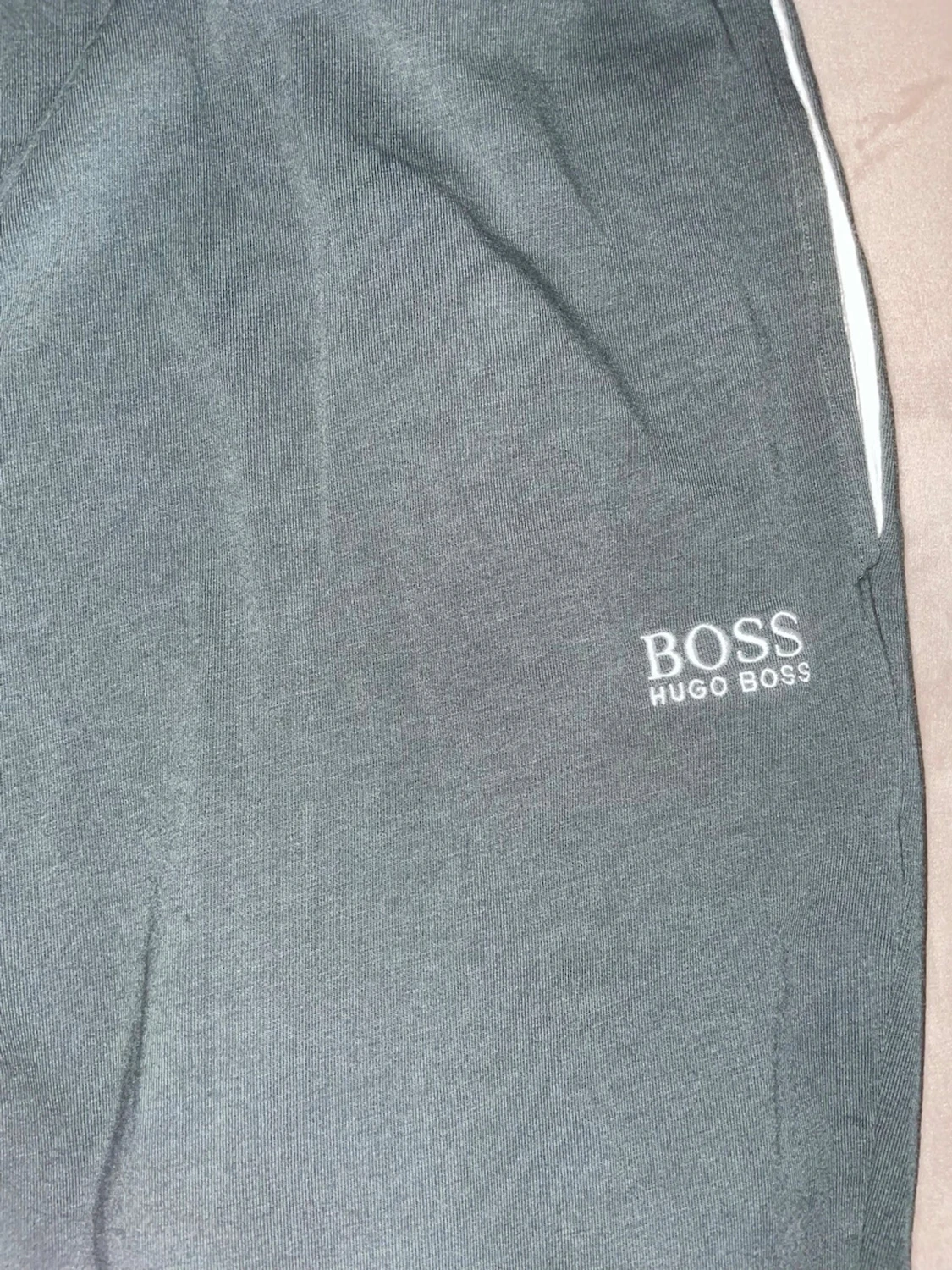 Grå zip hoodie från Hugo Boss - 3