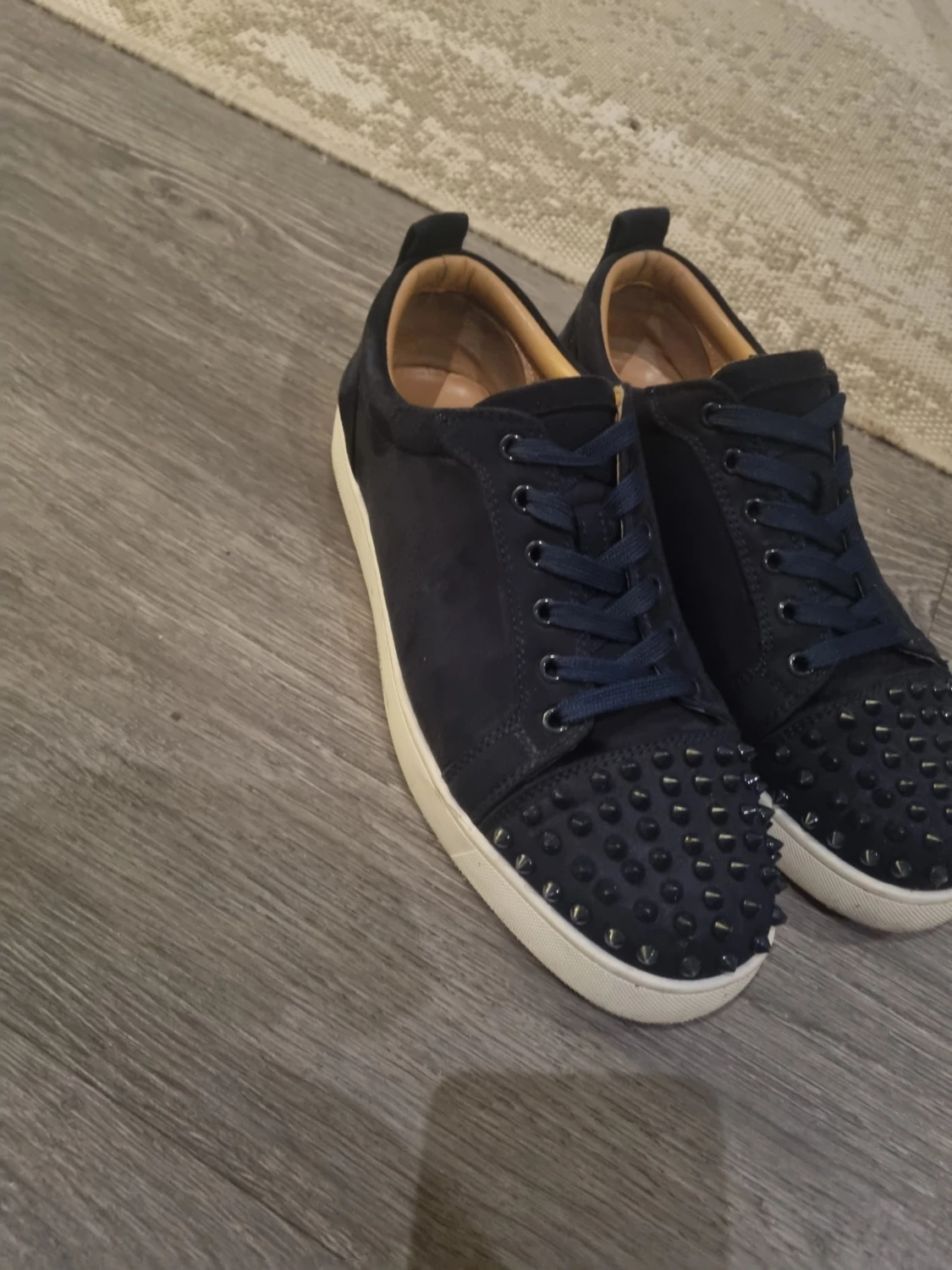 Mörkblå Louboutin sneakers  - 1