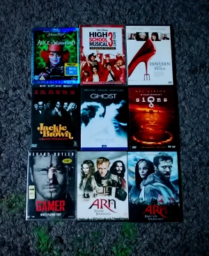 9 DVD filmer - Säljer 9 stycken DVD filmer, alla är i bra skick och fungerar precis som dom ska. Om du bara är intresserad i en eller några av filmerna är det bara att höra av dig! Dom kostar 15 kr styck.