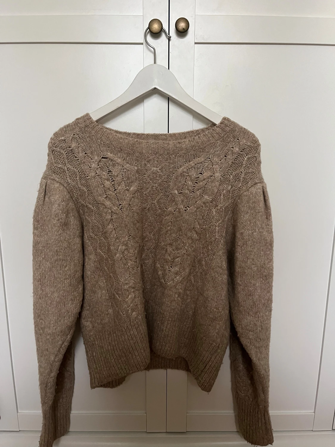 Stickad långärmad tröja