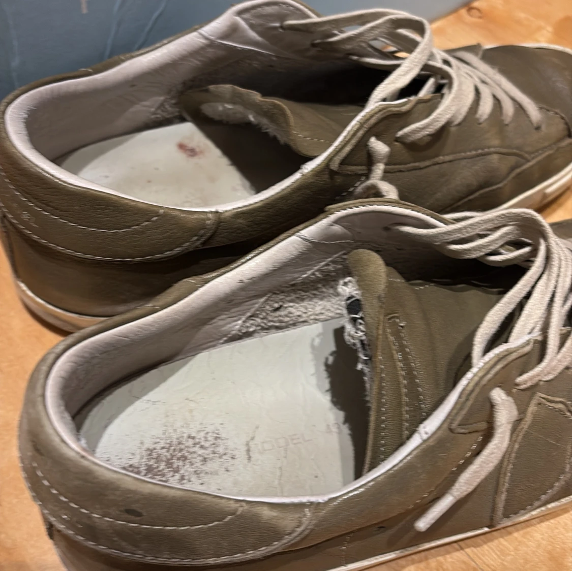 Olivgröna Philippe Model sneakers - 4