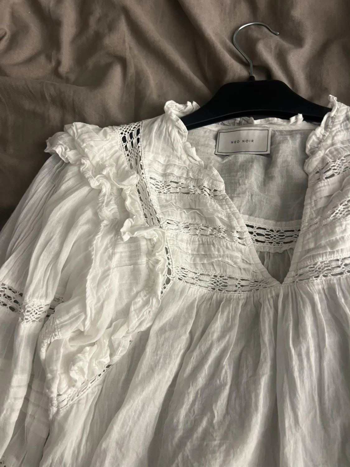 Vit  blus från Neo Noir - 2