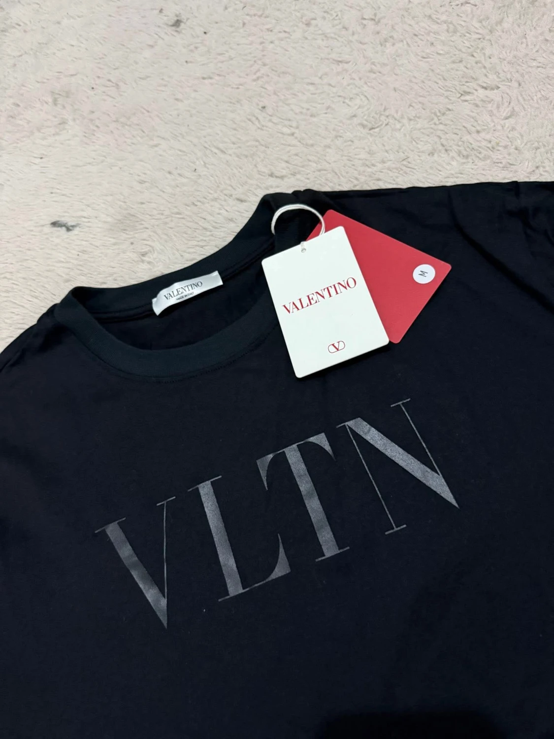 Svart VLTN t-shirt från Valentino - 1