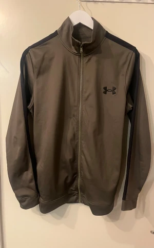 Under Armour tracksuit  - Under Armour tracksuit storlek M 