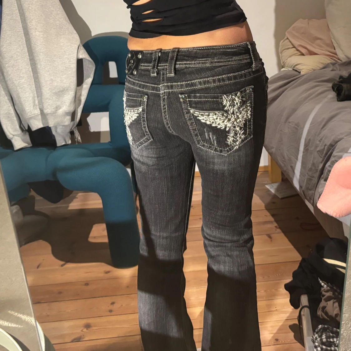 Miss Me svarta bootcut jeans med broderi - 1