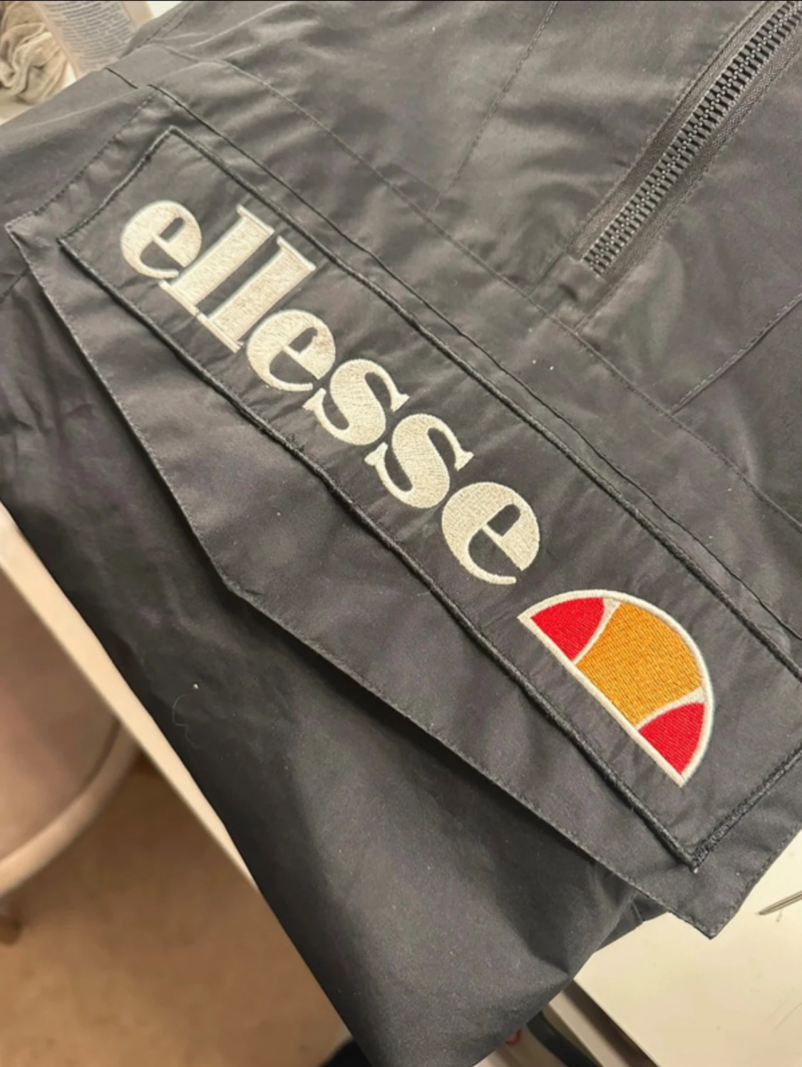 Svart vindjacka från Ellesse, S - 1