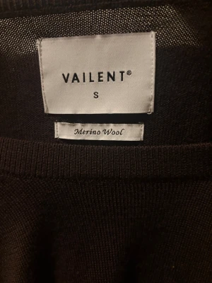 Merinoull tröja  - Säljer min bruna merinoull tröja från Vailent, otroligt skön och superbra kvalité! Strl S och passar mig som är 170cm och väger 60kg!