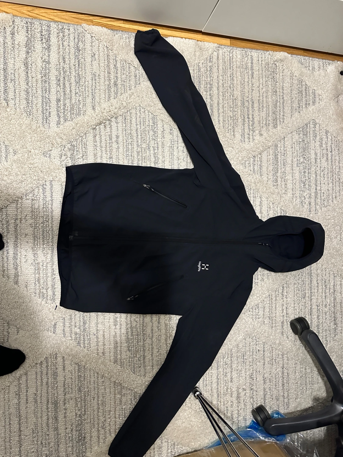 Svart vindjacka från Haglöfs med huva - 1