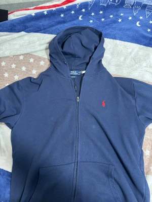 Ralph Lauren zip up för endast 399kr - Säljer en Ralph Lauren zip för endast 399